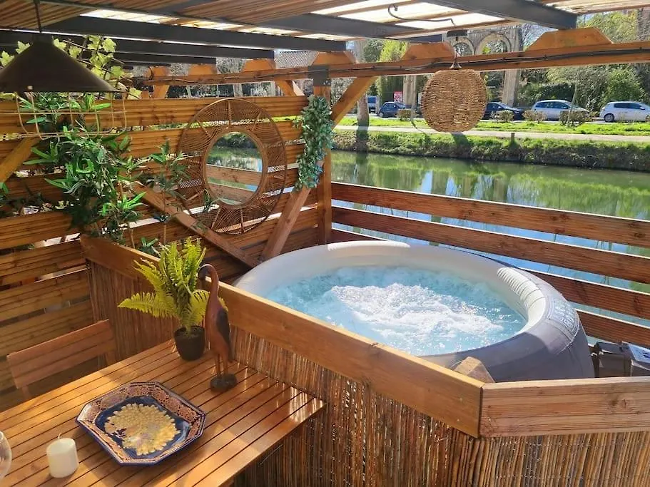 Peniche Chaleureuse Avec Jacuzzi Toulouse Centre Hotel